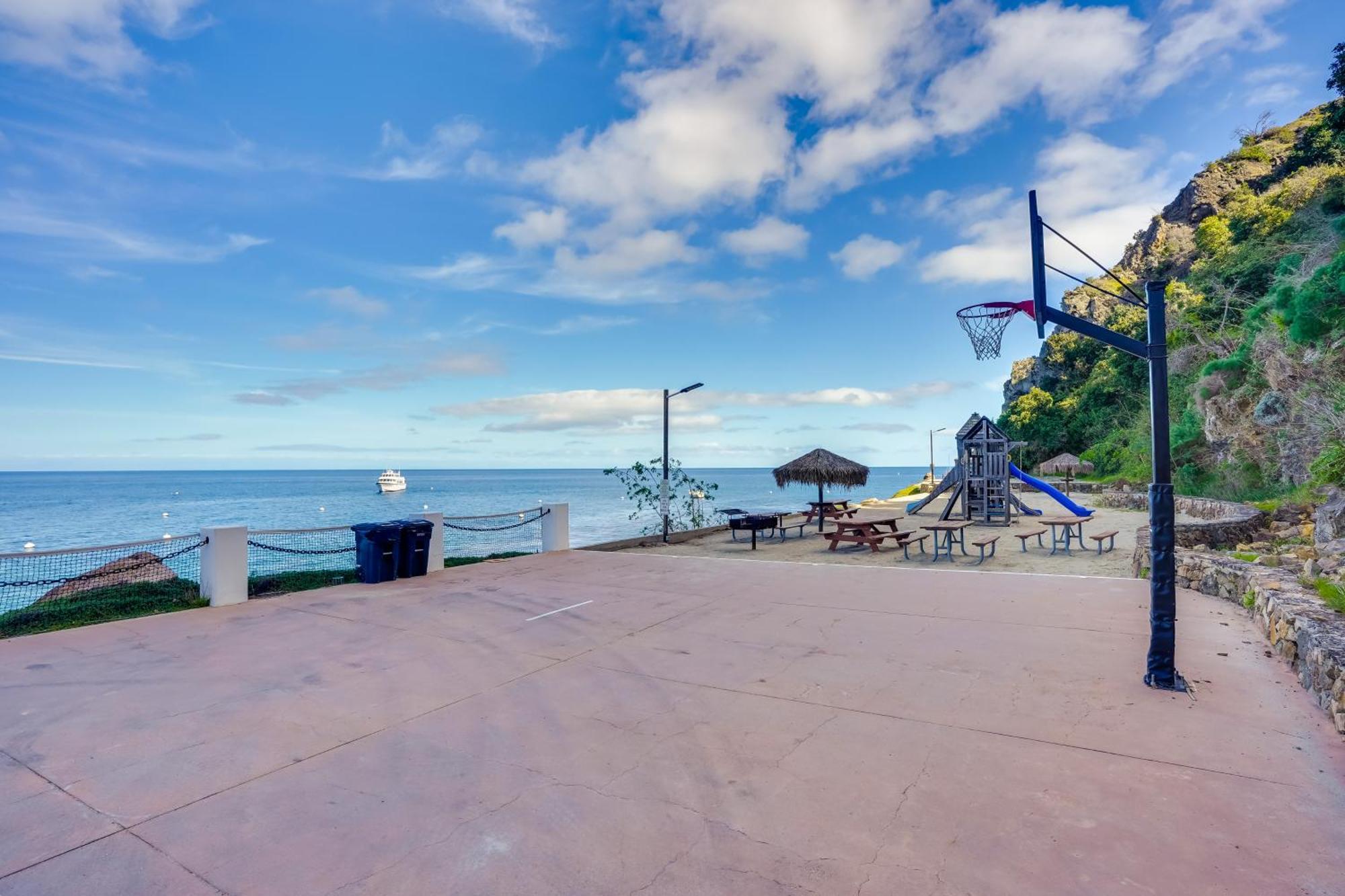 Gorgeous Catalina Island Condo With Golf Cart! 아발론 외부 사진